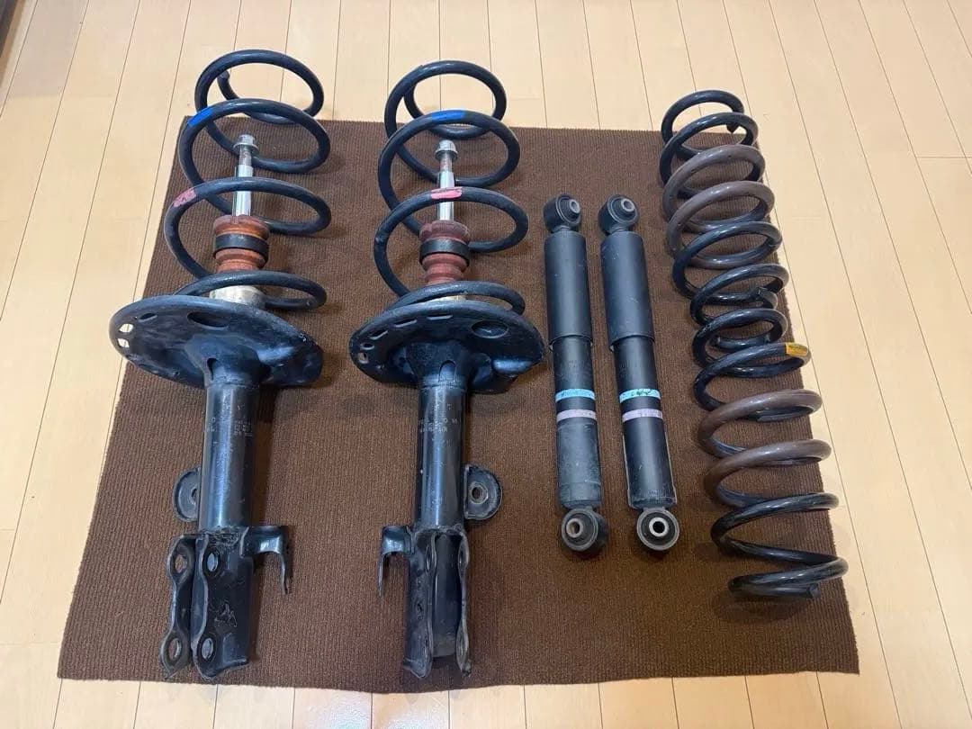 みい60ハリアー　前期 純正サス