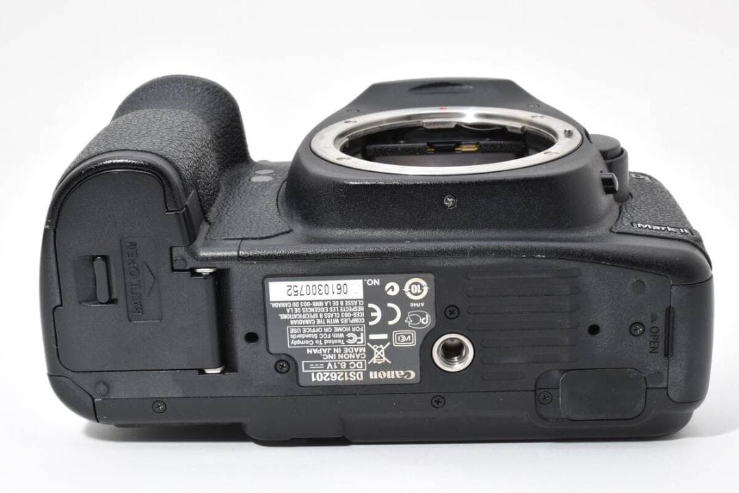 【ジャンク】Canon EOS 5D MarkII ボディ 通電確認済み