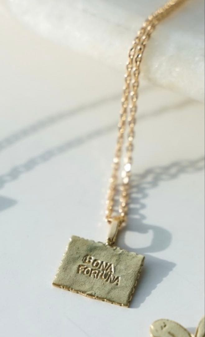 GIGI ゴールド スクエアチャーム