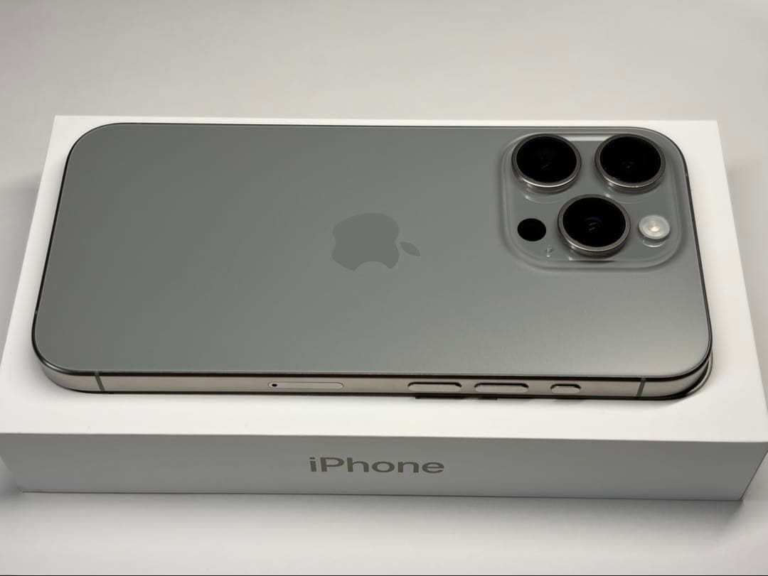 iPhone15 Pro ナチュラルチタニウム 256GB SIMフリー