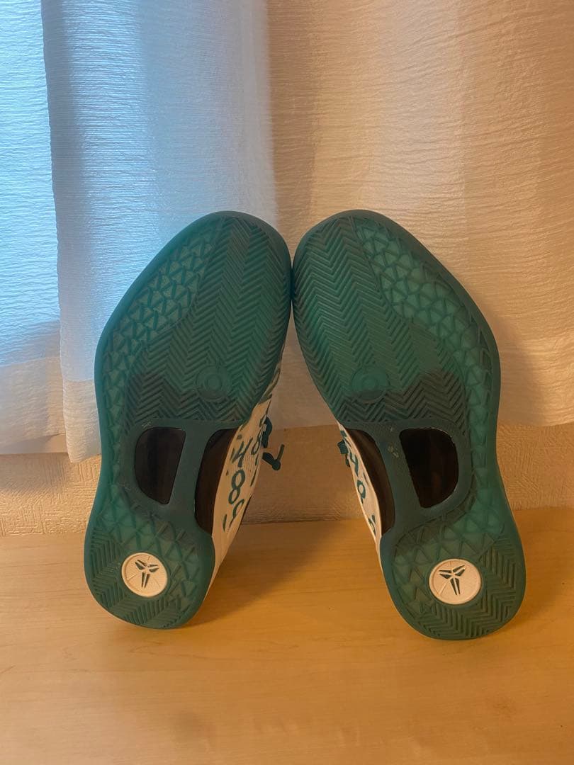 Nike Kobe シューズ ホワイト/ターコイズ