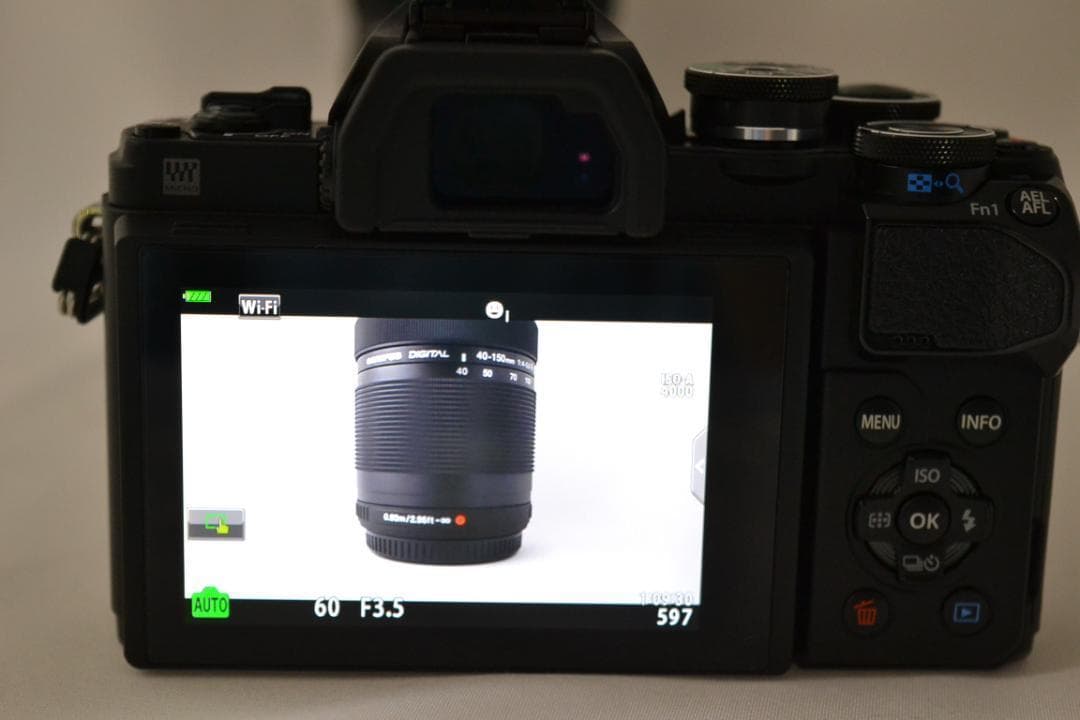 ■ ほぼ新品 ■ オリンパス　OM-D E-M10 Mark Ⅲ ダブルズーム