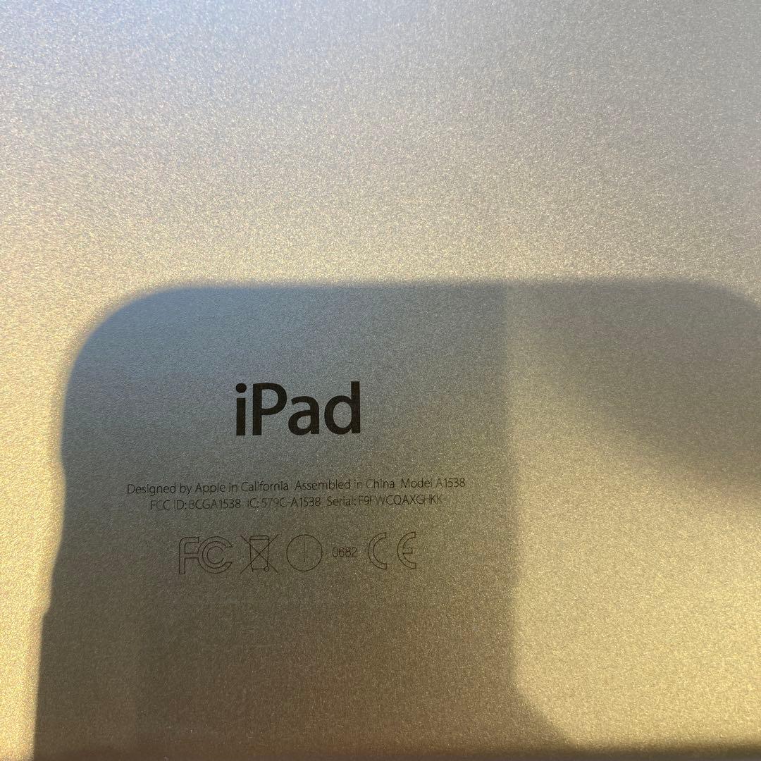 Apple iPad mini 第四世代 (モデル A1538) シルバー　②