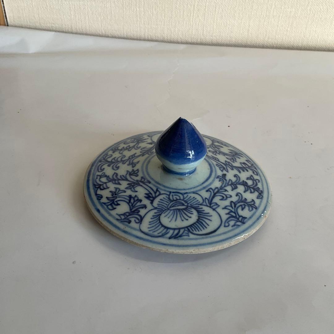 中国　染付草花文蓋付壺　明末清初期(17世紀)頃