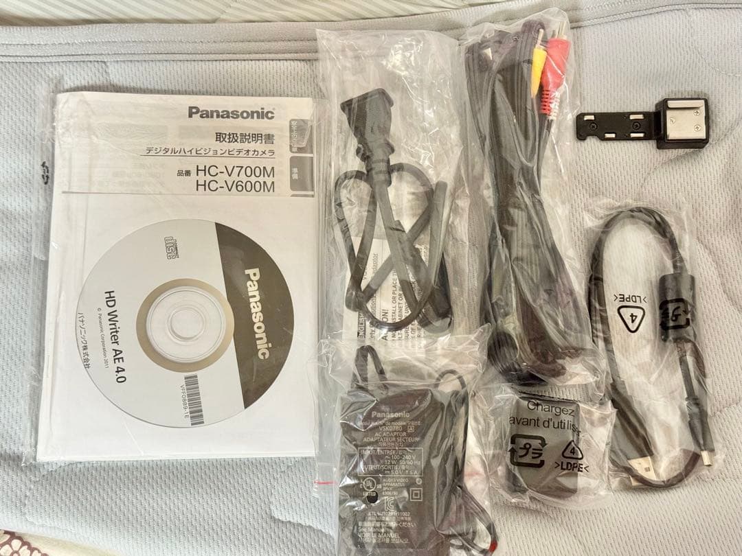 【ほぼ新品同様】Panasonicビデオカメラ HC-V700M