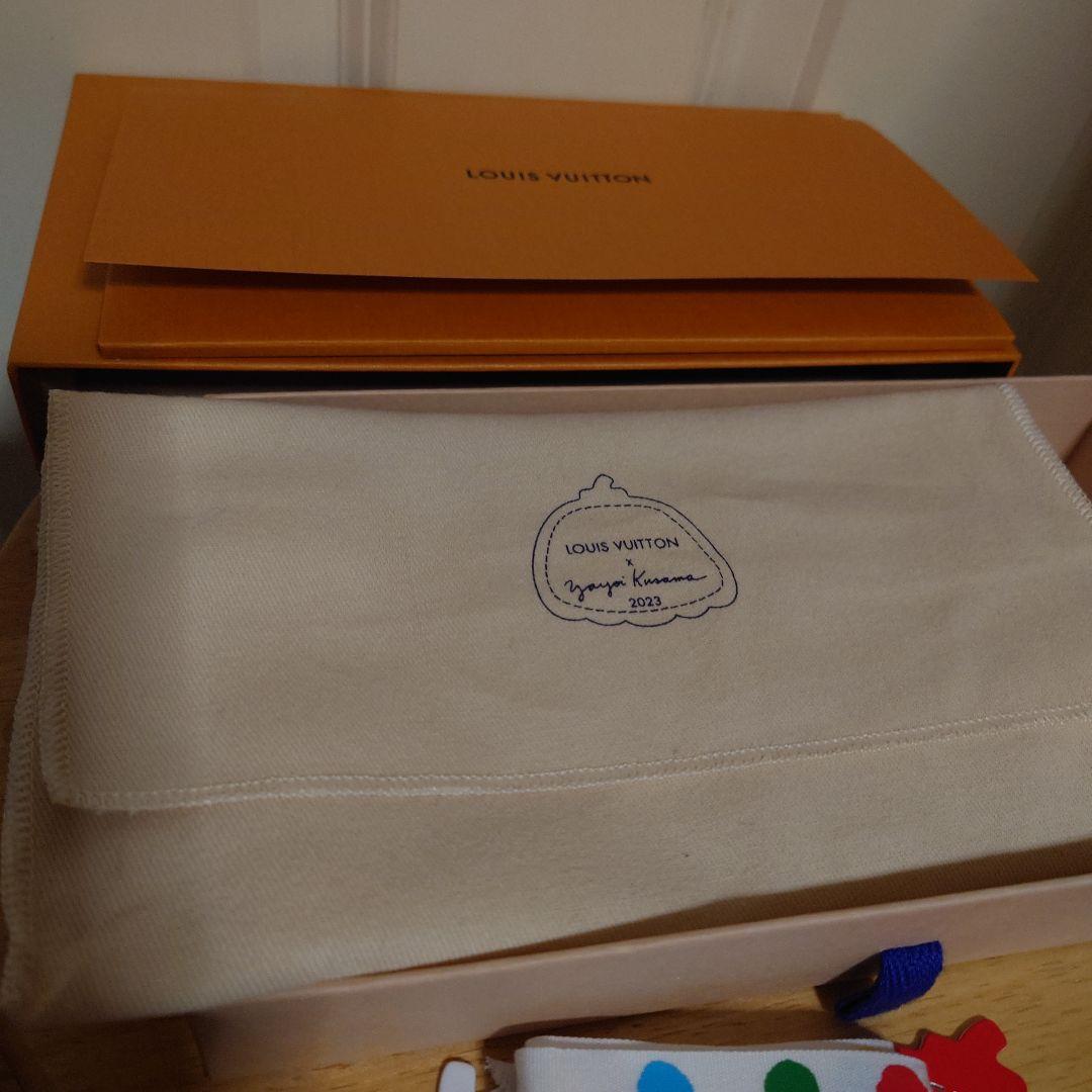 限定 ルイヴィトン ポルトフォイユ・サラNM M81980 草間彌生コラボ　希少