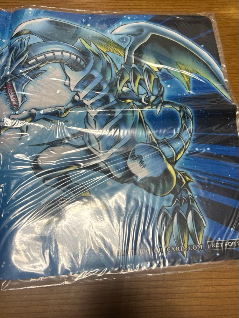 遊戯王　「ラバー製デュエルフィールド」プレゼントキャンペーン当選品　青眼の白龍