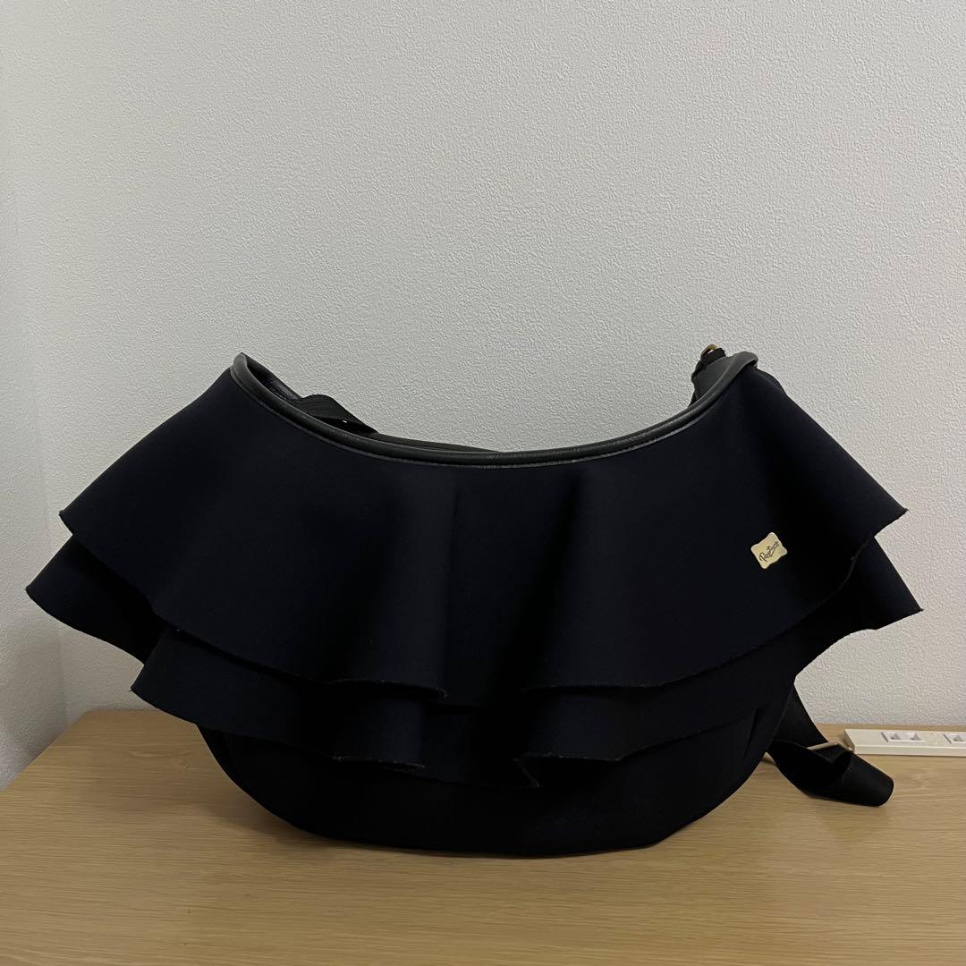 【RAPTURE ラプチャー】ダイバー素材 ティアードネイプルズボディバッグ