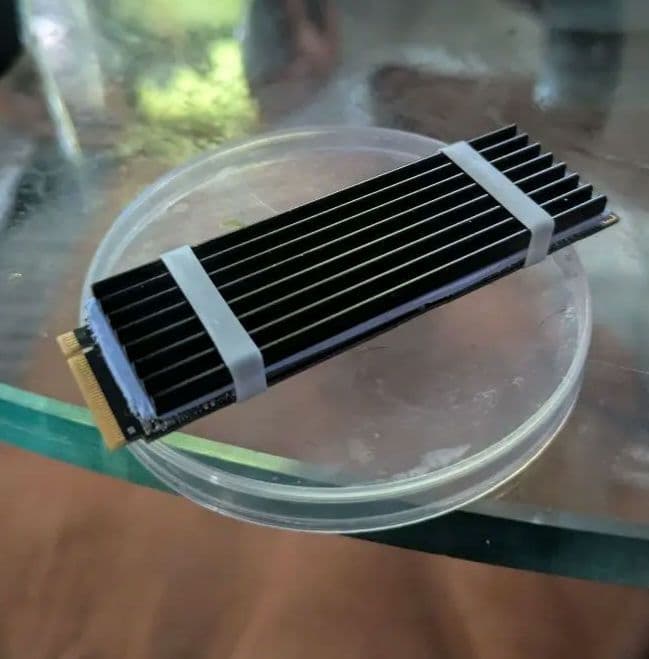 ぽ*と様 2TB NVMe SSD 内蔵型SSD