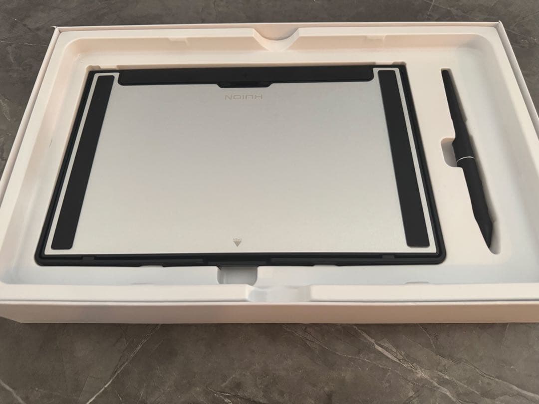 HUION KAMVAS 13 液晶ペンタブレット