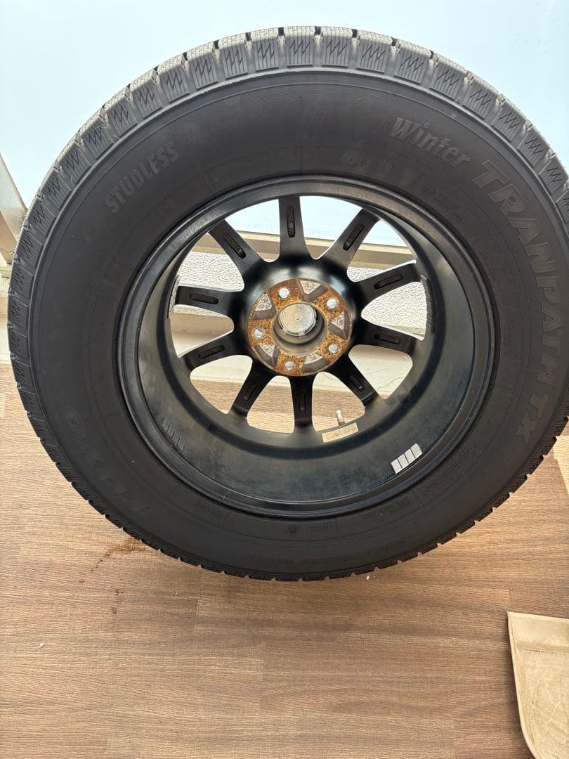 2024年製　美品　トランパス TX ウィンタータイヤ 215/70R16