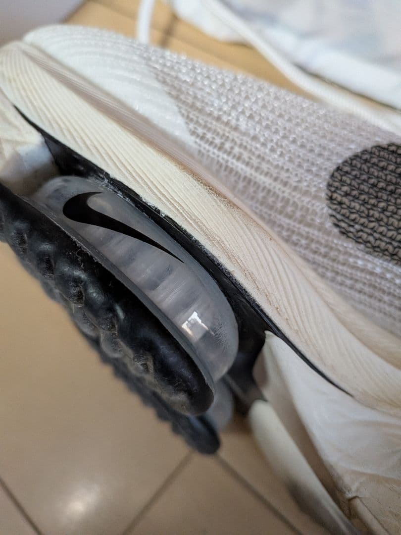 NIKE ZOOM アルファフライ　エウリカキプチョゲモデル