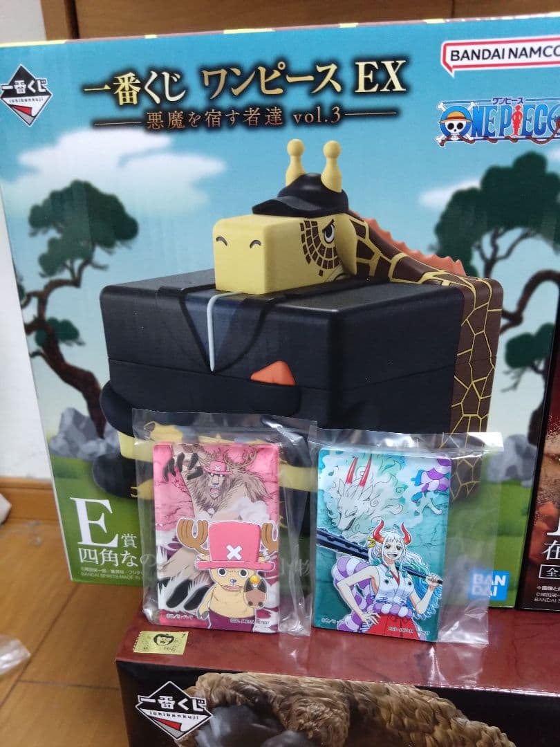 一番くじ ワンピース B賞 チョッパー　E賞 四角なのに死角無し　キング魂豪示像