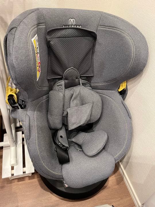 エールべべ　チャイルドシート　くるっと