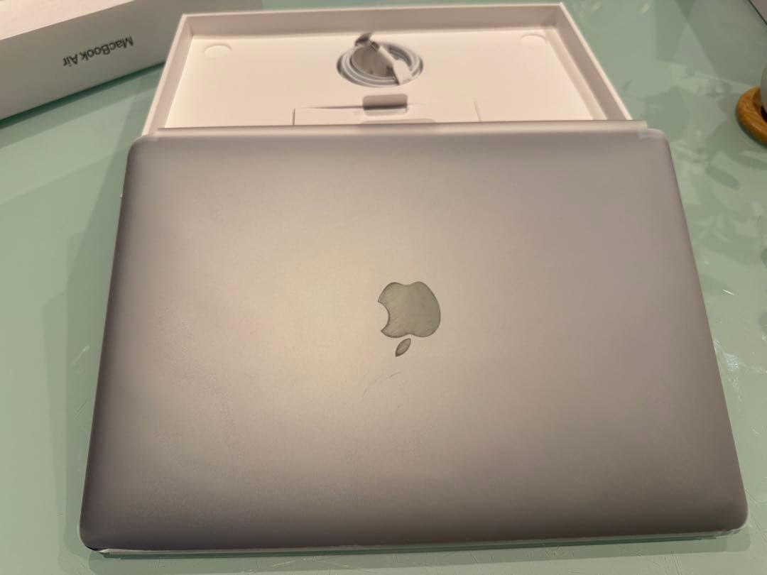 Macbook Air M1 充電回数少なめ 新品充電器ケーブル付 13インチ