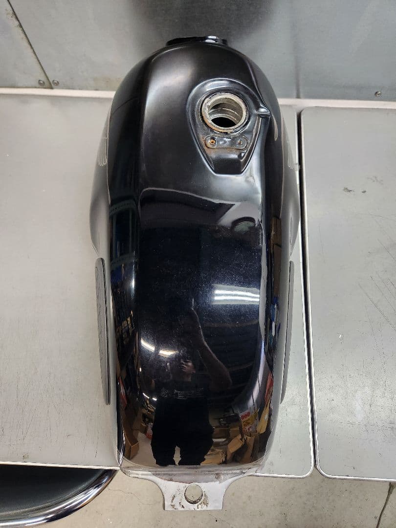 H*o様 GB250 タンク 大きな凹みなし 塗装ベース