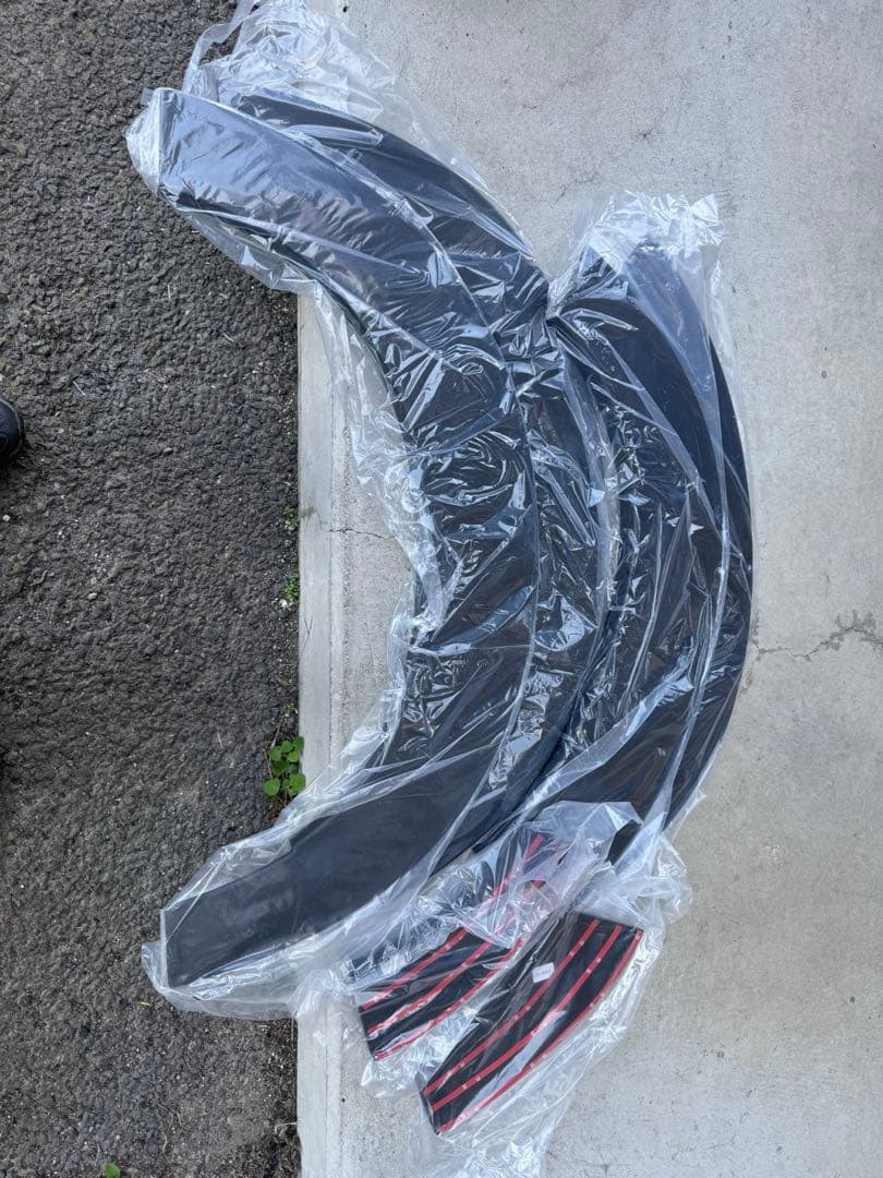 11／4まで限定値下げ！NV350 キャラバン用　ダウンルックオーバーフェンダー