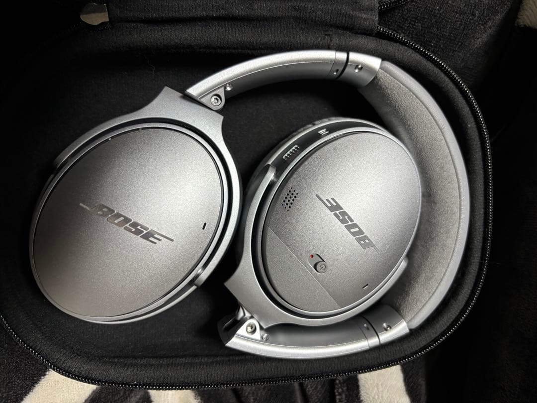 BOSE QuietComfort 35 Ⅱ シルバー！イヤーパッド交換済み！