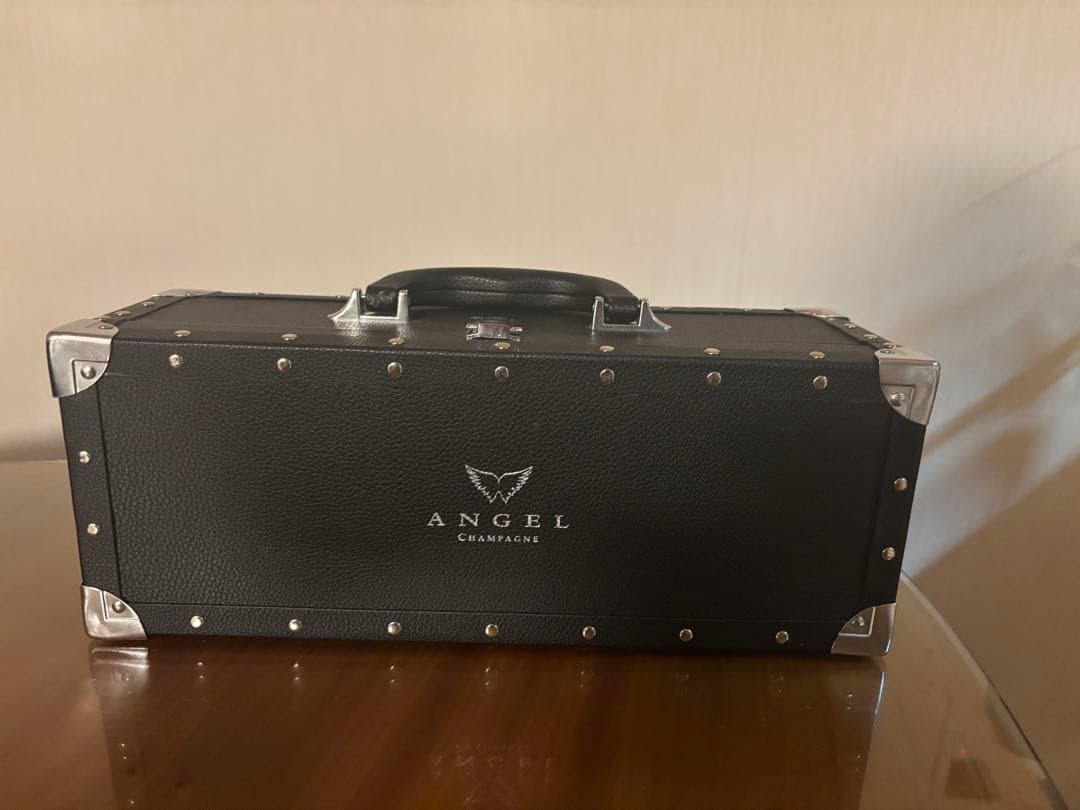 値下げ‼️ANGEL Champagne 専用ケース付き新品未開封