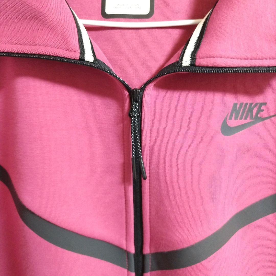 Nike テックフリース ピンク