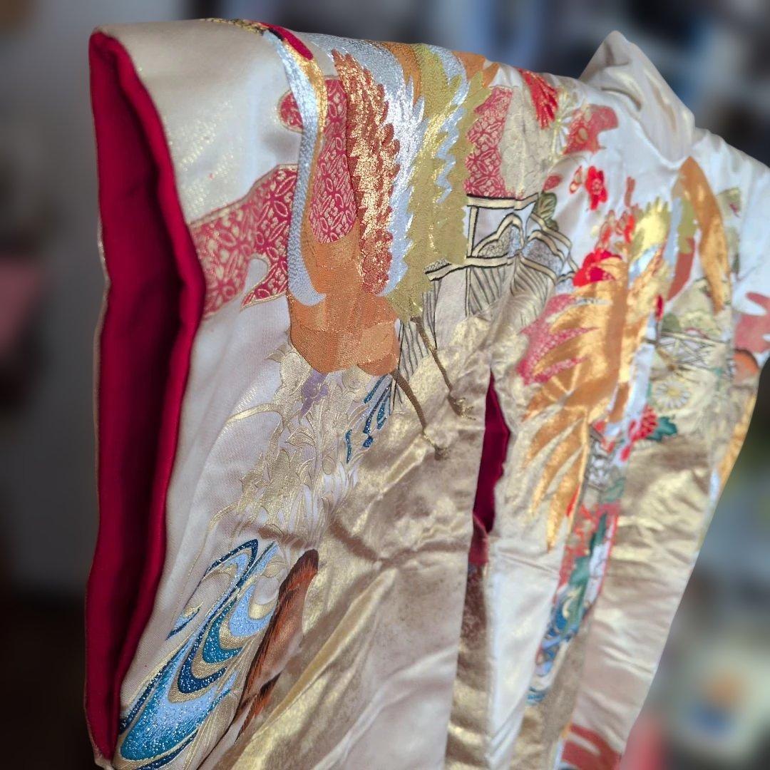 打ち掛け　裾引き　振袖　金色　舞台衣装　フキ