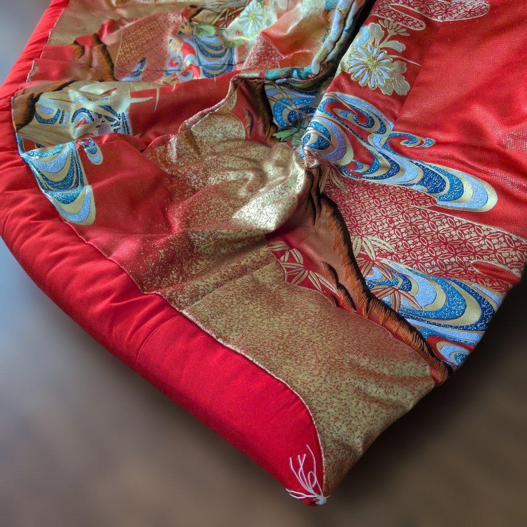 打ち掛け　裾引き　振袖　金色　舞台衣装　フキ