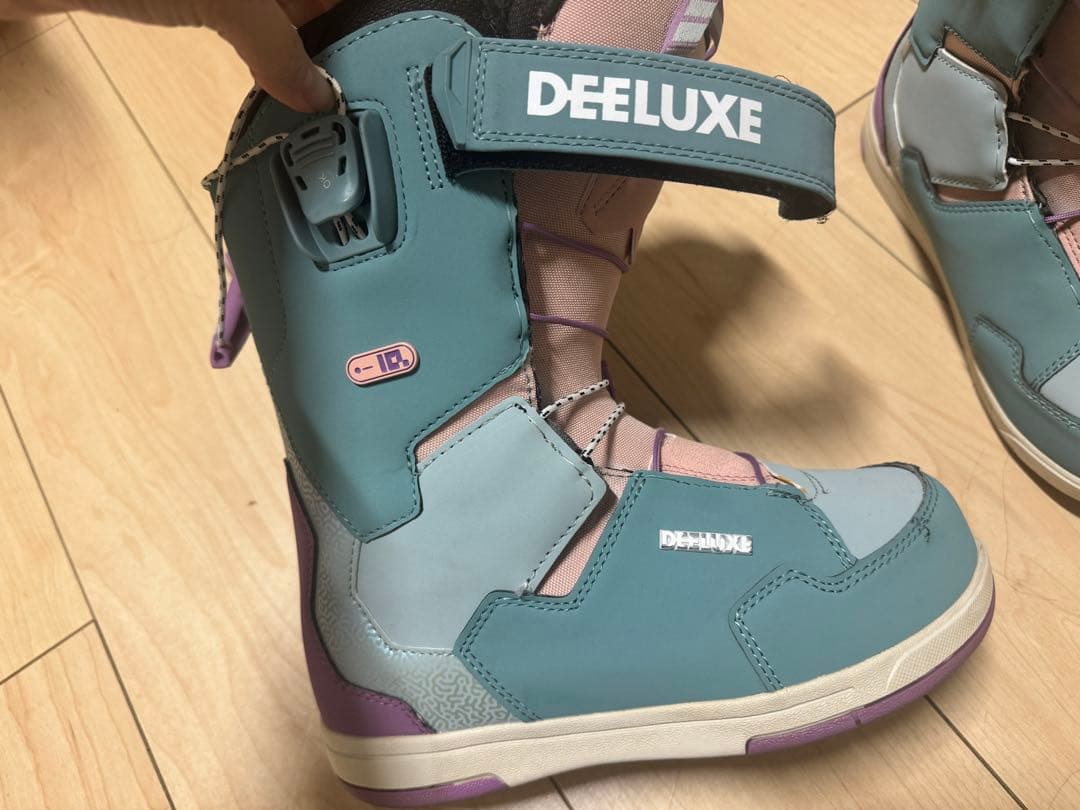 DEELUXE 女性用スノーボードブーツ ターコイズ/ピンク