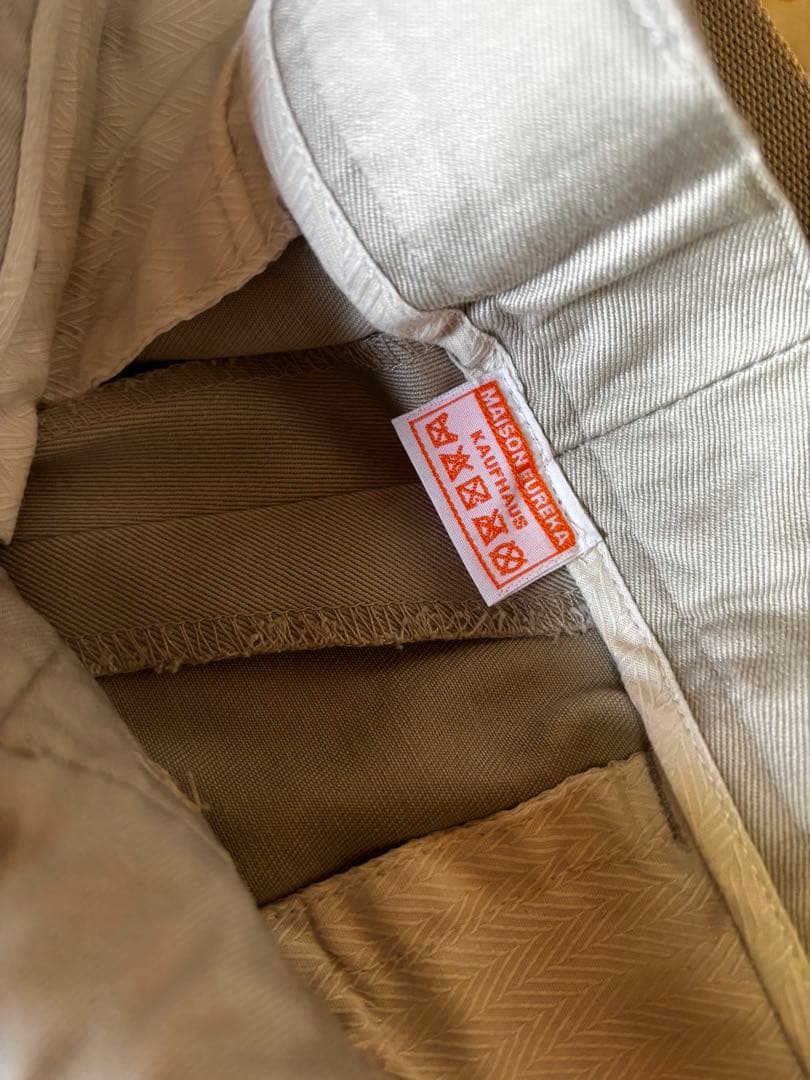 MAISON EUREKA チノパンツ