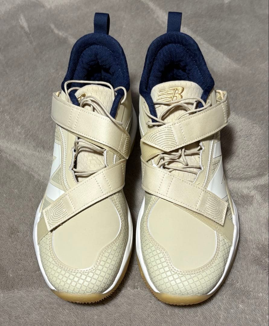 ニューバランスターフシューズリンドーアモデル