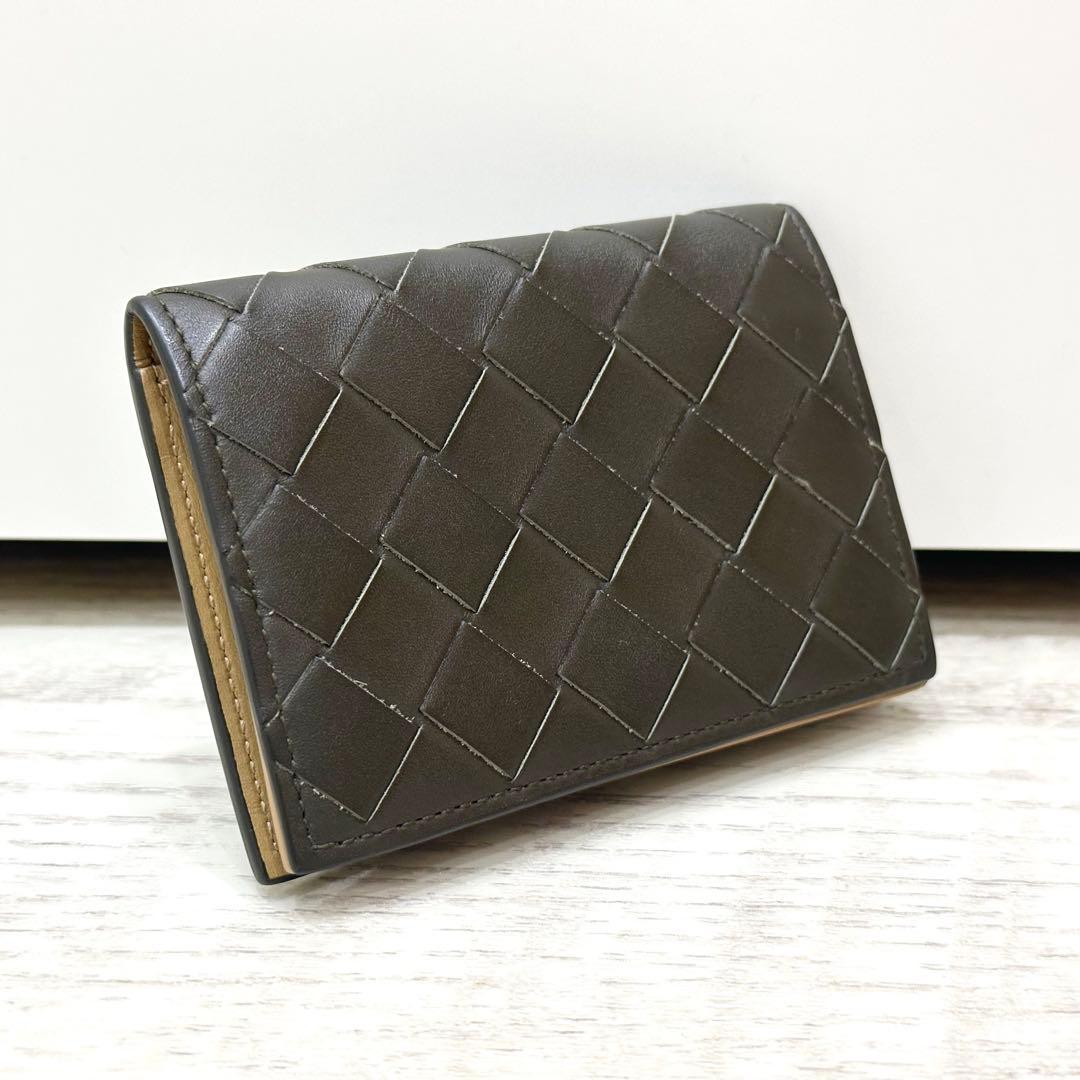 美品 現行 ボッテガヴェネタ ビジネスカードケース イントレチャート ブラウン