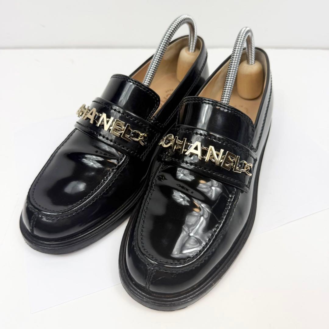 CHANEL エナメル ローファー シャネル Cocoロゴ 【36 1/2】