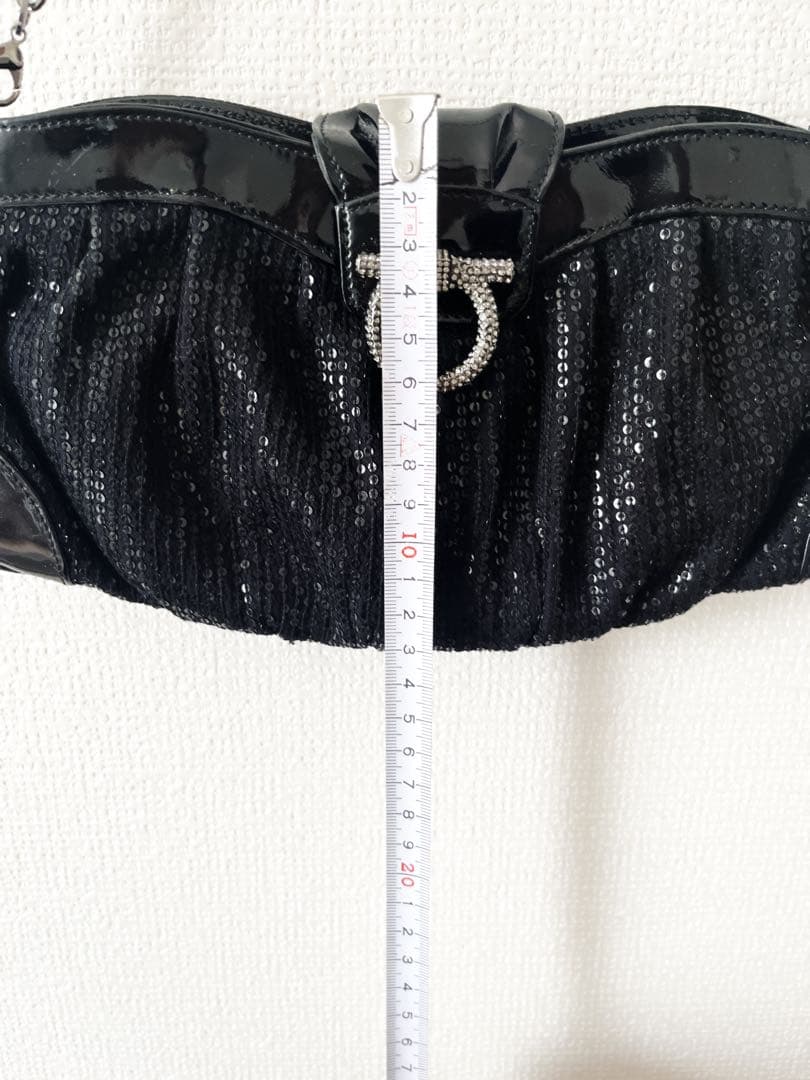 【美品】サルヴァトーレフェラガモ パーティーバッグ スパンコール