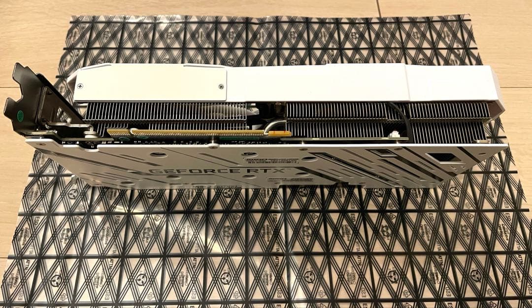 GALAX GeForce RTX3060tiグラフィックボード ホワイト