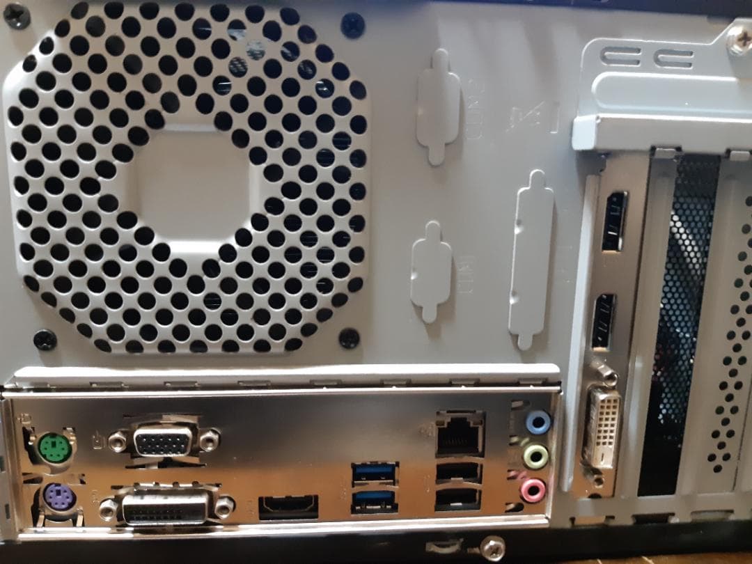 自作PC　第8世代i3・8GB・SSD128GB・RX550・Win11正式対応