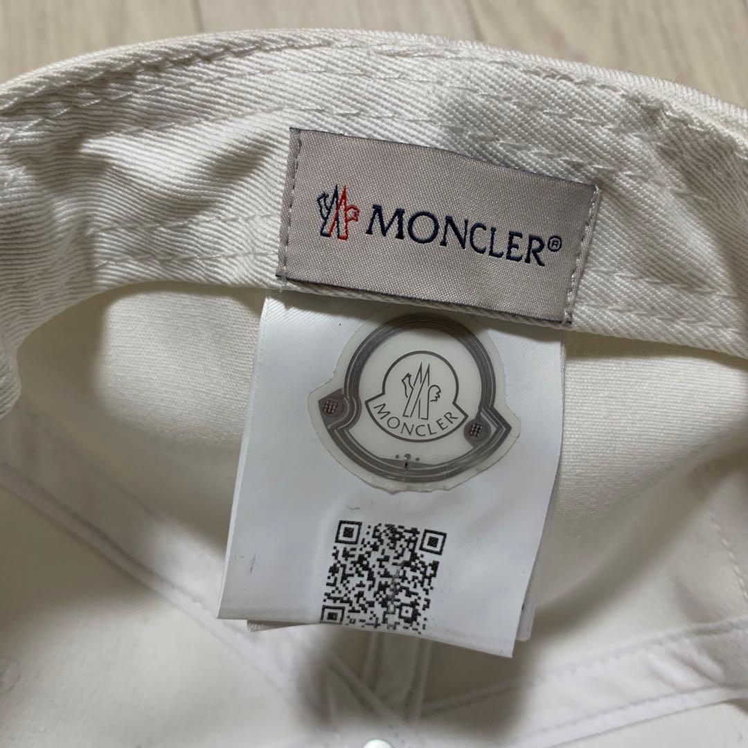 モンクレール　キャップ　デカワッペン　帽子　ホワイト　国内正規品 4K19