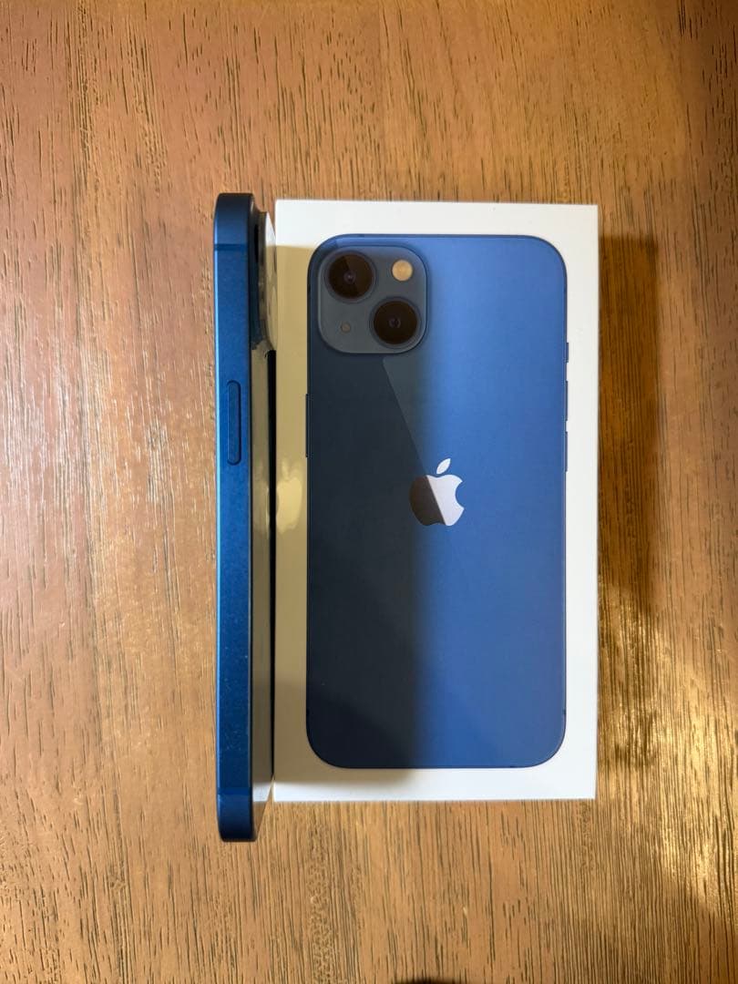 Apple iPhone 13 256GB ブルー　美品　最終値下げ‼️