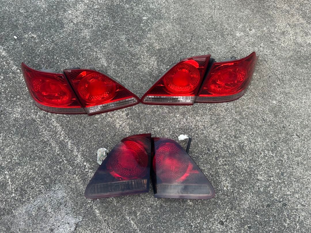 18クラウン　アスリート　テールランプ