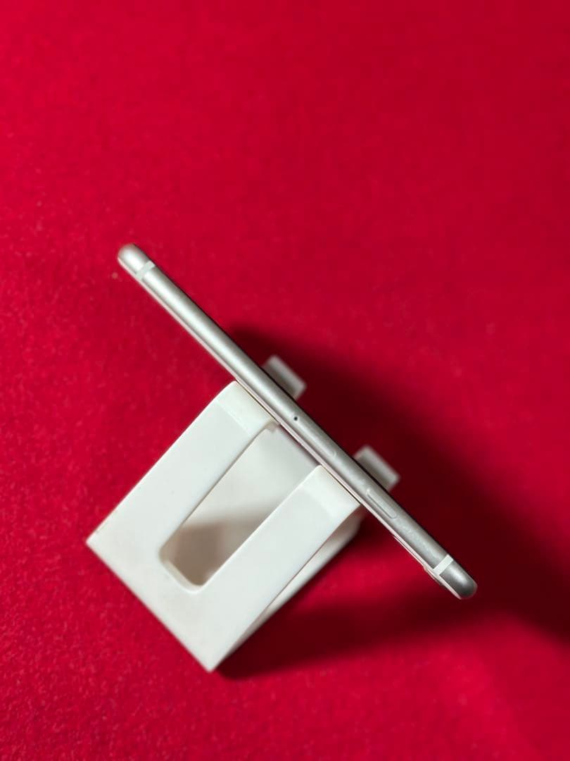 【7644】iPhone SE3第3世代スターライト 64GB simフリー