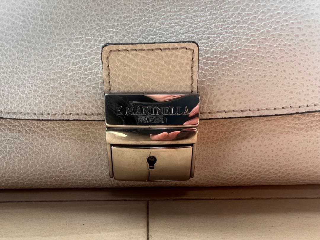 E. MARTINELLA ビジネスバッグ ミルクティー色