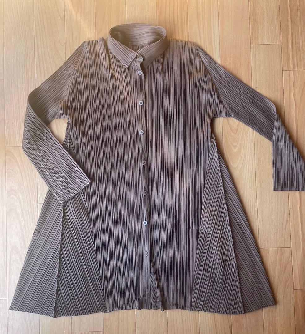 イッセイミヤケプリーツプリーズISSEI MIYAKE プリーツブラウンシャツ