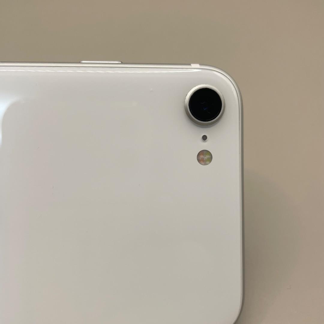 美品✨iPhone SE(第2世代) 128GB ホワイトバッテリー新品100％