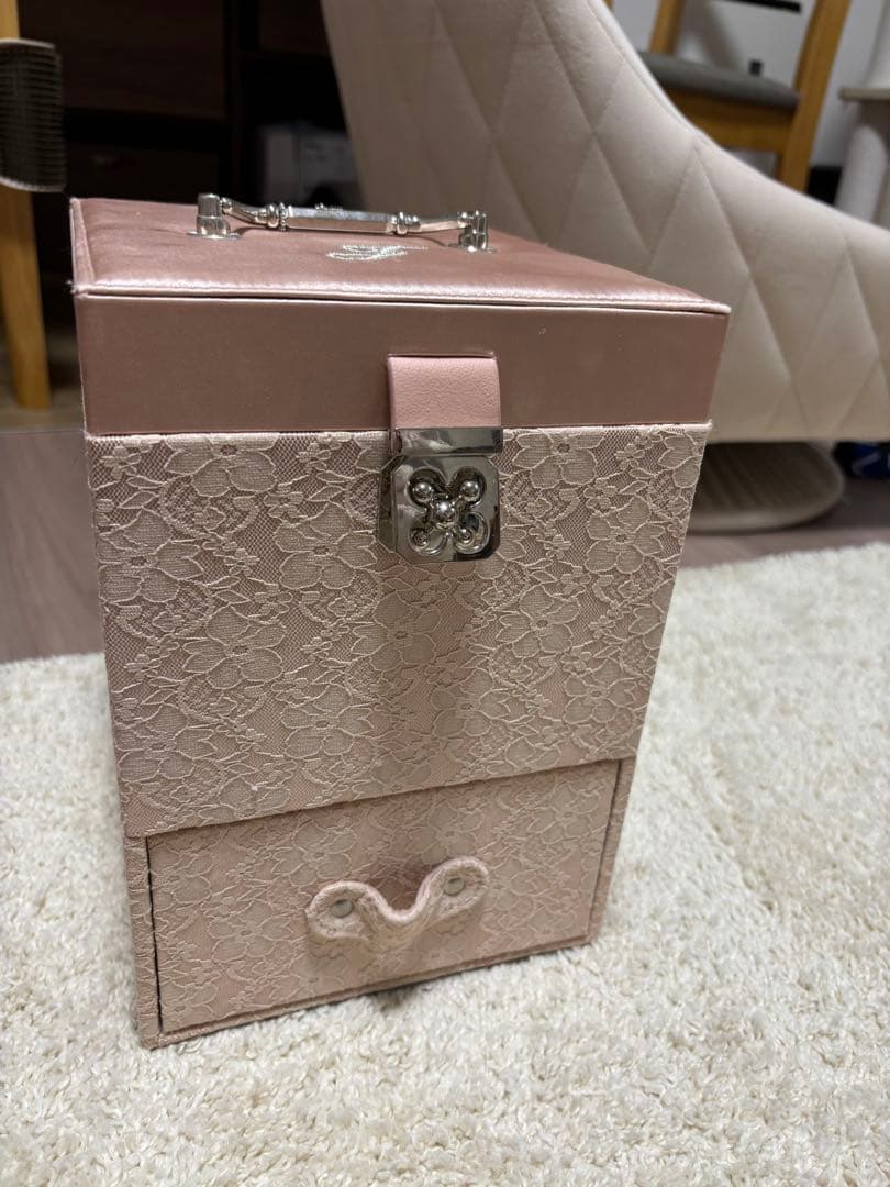 ジルスチュアート　2022限定メイクボックス