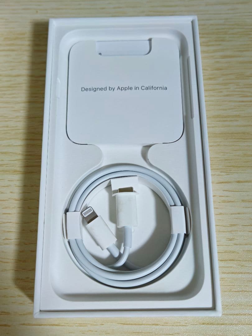 か*る様 美品 iPhone SE 第3世代 ミッドナイト MMYC3J/A S