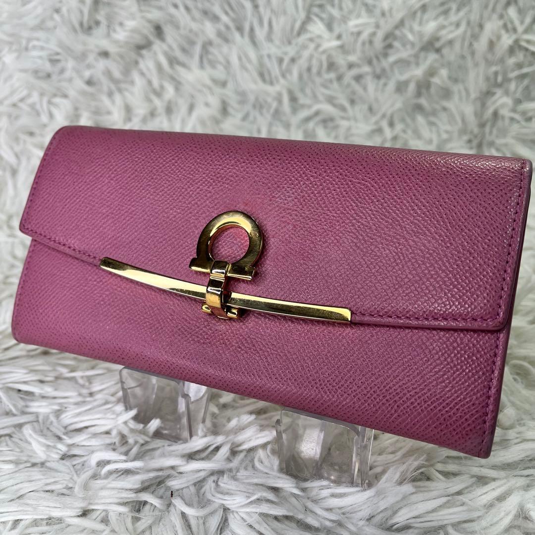 良品✨Ferragamo フェラガモ 二つ折り長財布 ガンチーニ　レザー ピンク