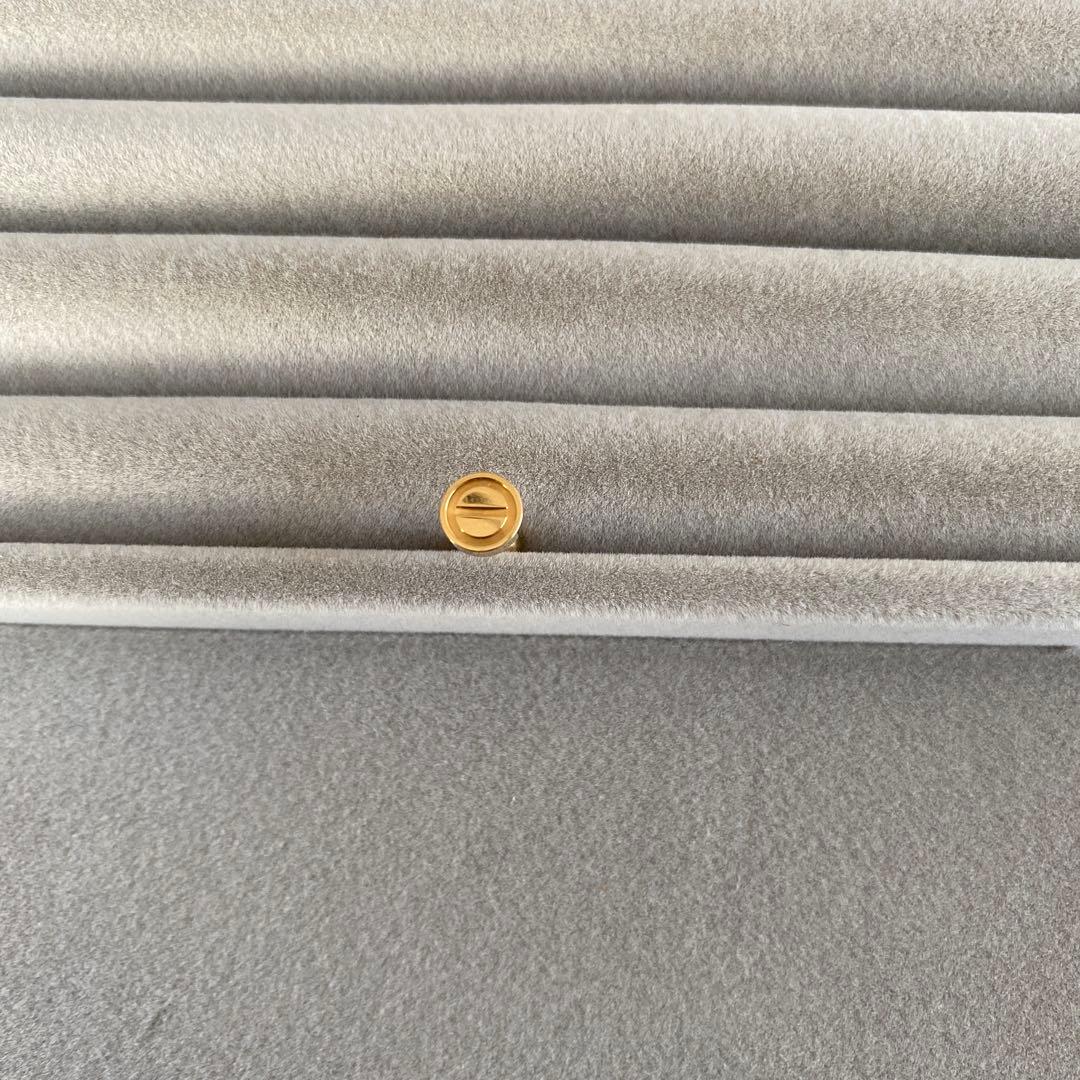 Love single stud earring イエローゴールド　ピアス