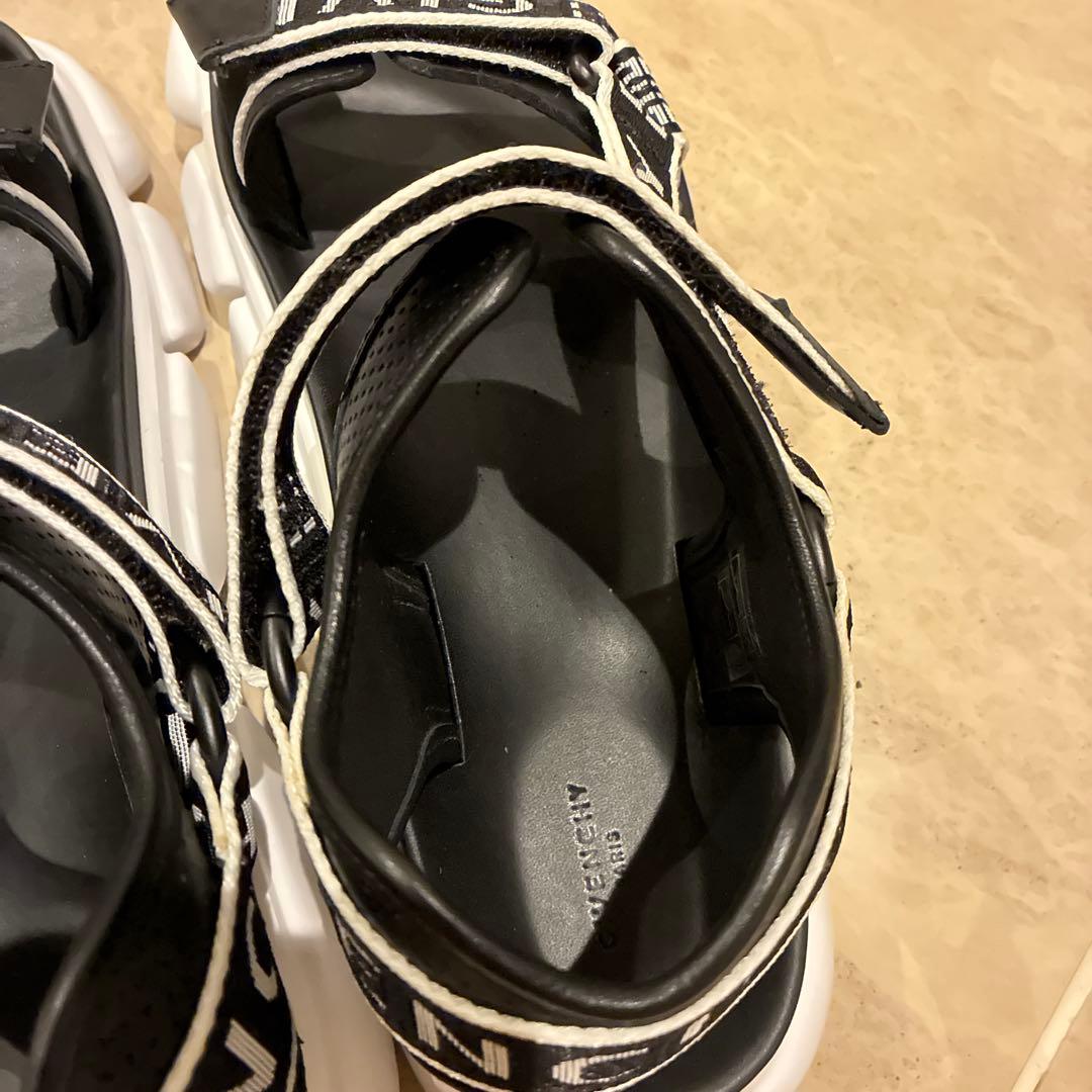 GIVENCHY スポーツ　サンダル ブラック　ホワイト