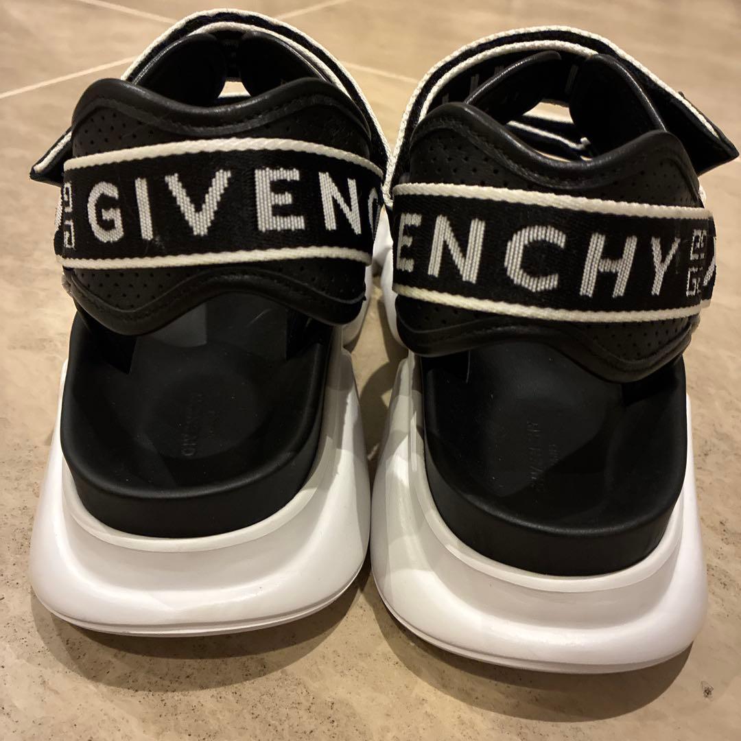 GIVENCHY スポーツ　サンダル ブラック　ホワイト
