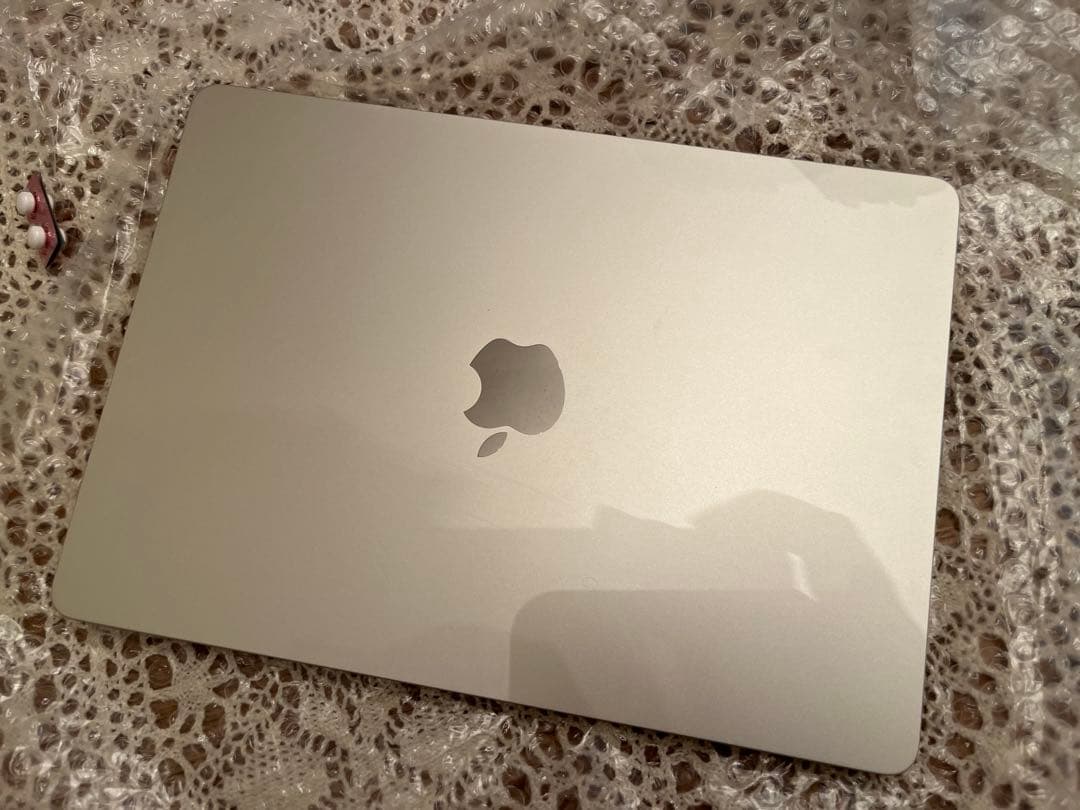 MacBook スターライトM2チップ搭載　13インチ