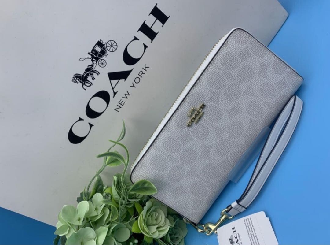 新品　正規品☆COACH コーチ　 長財布　ホワイト　シグネチャー 長財布
