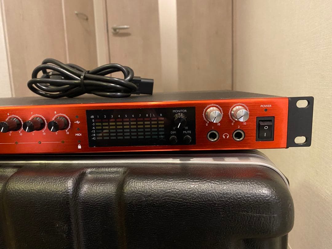 Focusrite Clarett 8pre USB フォーカスライト
